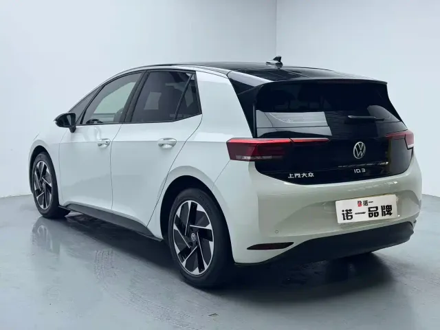 Volkswagen ID.3 — Фото автомобиля 4