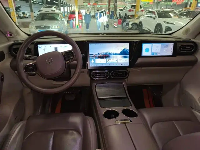 Leapmotor C11 — Фото автомобиля 9