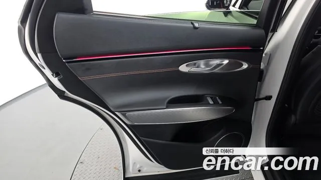 Genesis GV70 — Фото автомобиля 14