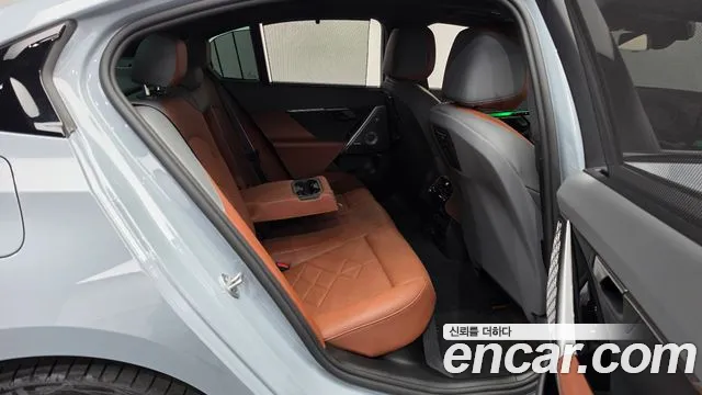 BMW 5 Series — Фото автомобиля 17