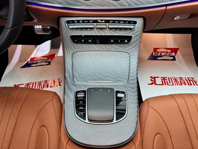 Mercedes-Benz CLS-Class — Фото автомобиля 12