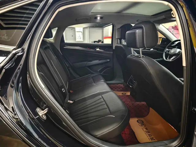 Volkswagen Passat — Фото автомобиля 11