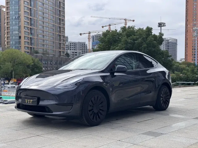 Фотография автомобиля — Tesla Model Y