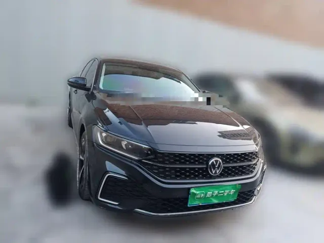 Volkswagen Passat — Фото автомобиля 3