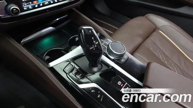 BMW 5 Series G30 — Фото автомобиля 12