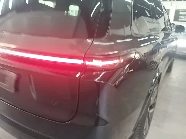 Li Auto L9 — Фото автомобиля 7