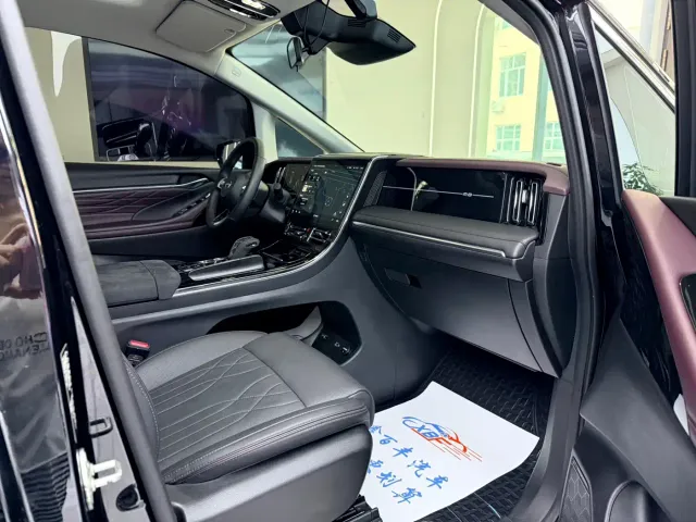 GAC Trumpchi M8 — Фото автомобиля 6