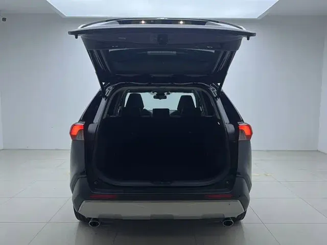Toyota RAV4 — Фото автомобиля 17