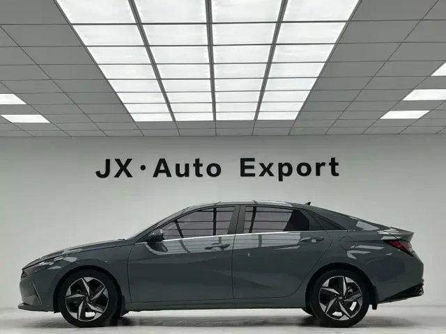 Hyundai Elantra — Фото автомобиля 9