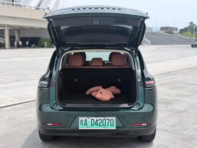 Leapmotor C10 — Фото автомобиля 9