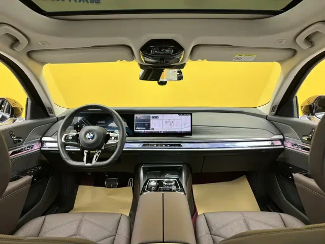 BMW 7 Series — Фото автомобиля 12