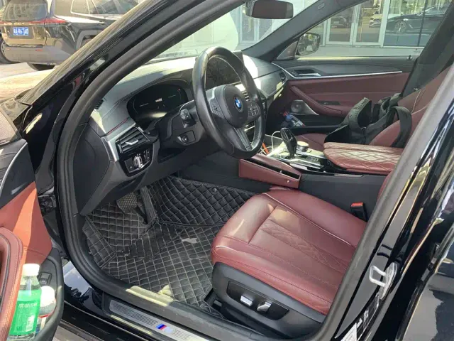 BMW 5 Series — Фото автомобиля 4