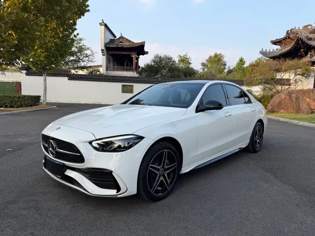 Фотография автомобиля — Mercedes-Benz C-Class