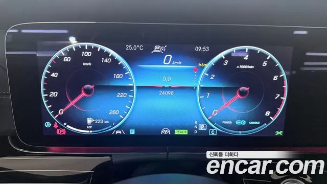 Mercedes-Benz E-Class — Фото автомобиля 8
