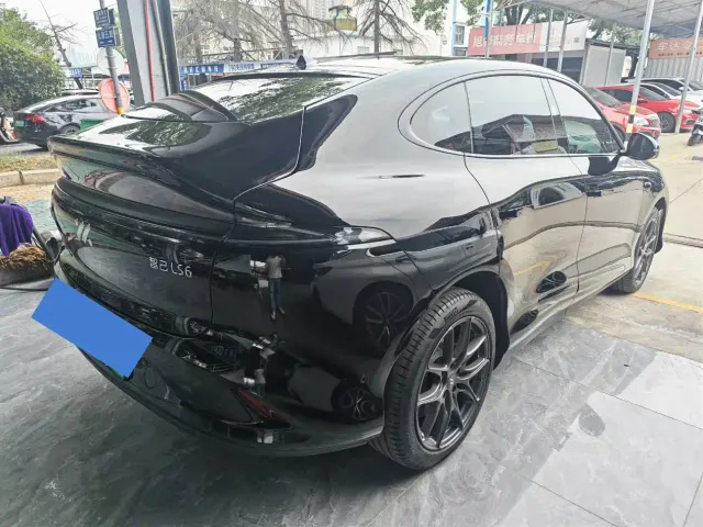 IM Motors LS6 — Фото автомобиля 13
