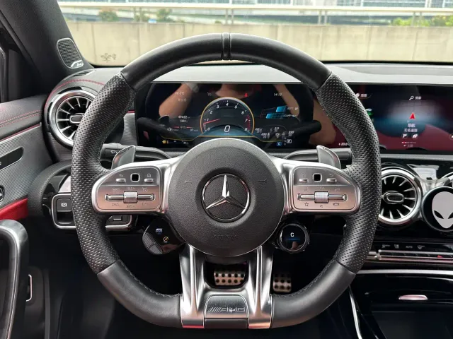 Mercedes-Benz Mercedes-Benz A-Class AMG 2022 AMG A 35 L 4MATIC — Фото автомобиля 12