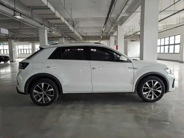 Volkswagen T-Roc — Фото автомобиля 6