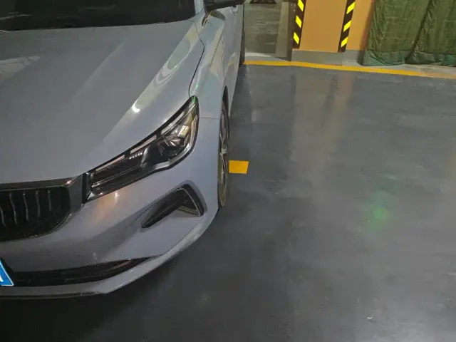 Geely Emgrand — Фото автомобиля 5