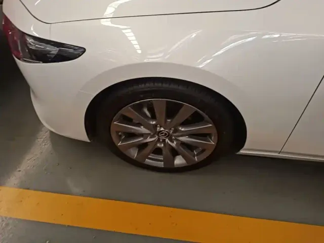 Mazda Axela — Фото автомобиля 22