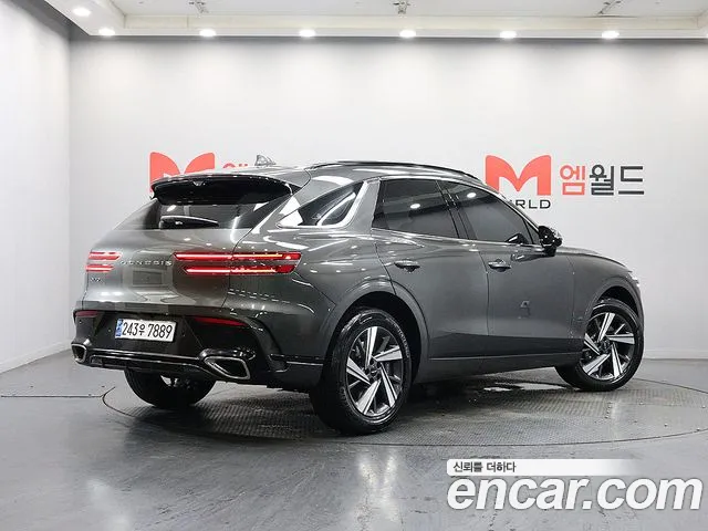 Genesis GV70 — Фото автомобиля 3