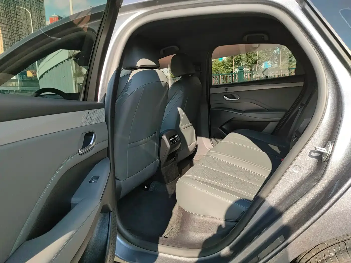 BYD Qin PLUS 2025 DM-i Smart Drive 55KM Leader — Фото автомобиля 9