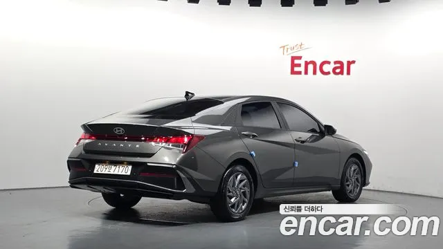 Hyundai Avante CN7 — Фото автомобиля 2