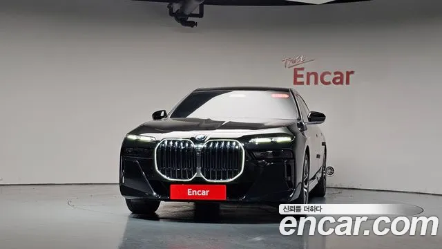 BMW 7-Series 7 серия (G70) 740i sDrive M Sport — Фото автомобиля 2