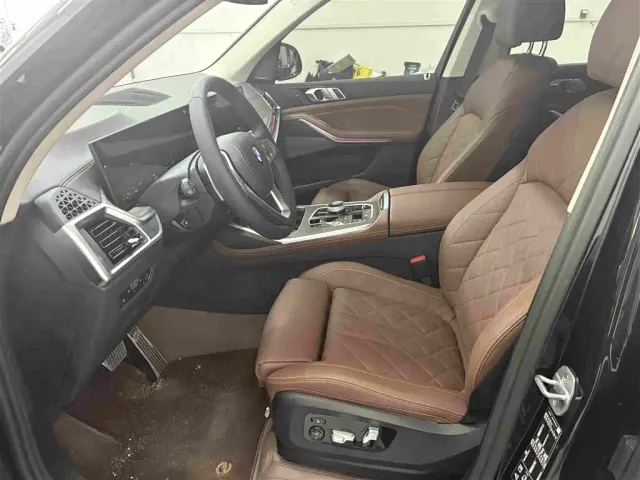 BMW X7 — Фото автомобиля 2