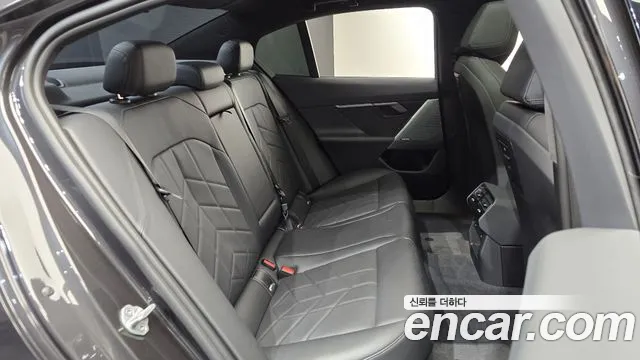BMW 5 Series G60 — Фото автомобиля 17