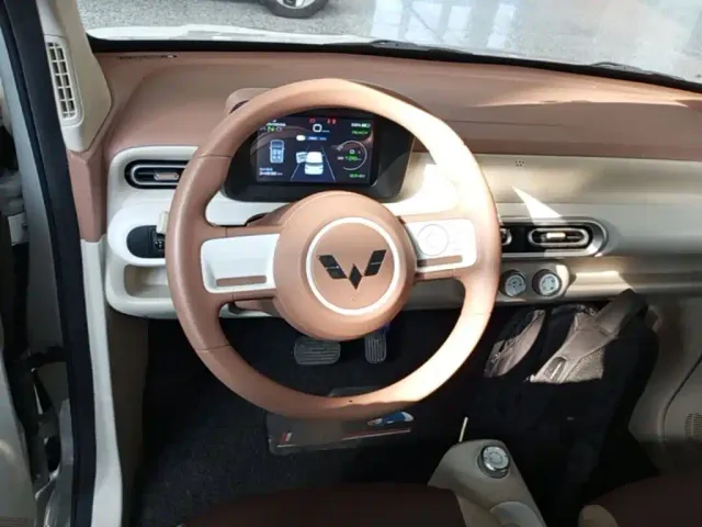 Wuling Hongguang Mini EV — Фото автомобиля 10