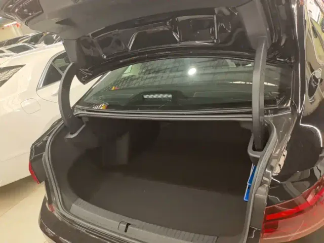 Volkswagen Passat — Фото автомобиля 18