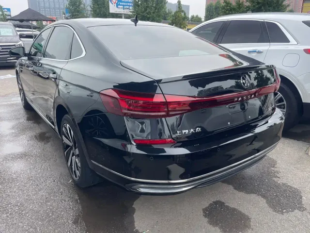 Volkswagen Passat — Фото автомобиля 6