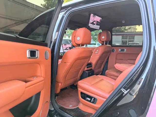 Li Auto L8 — Фото автомобиля 3