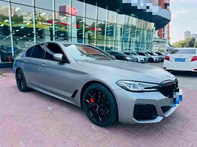 BMW 5 Series — Фото автомобиля 2