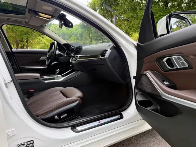 BMW 3 Series — Фото автомобиля 9