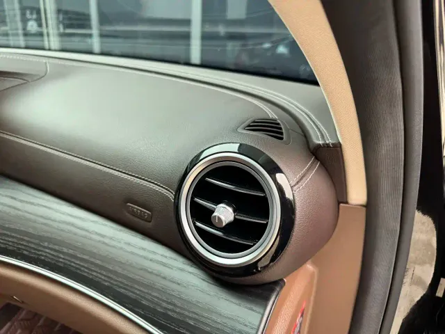 Mercedes-Benz E-Class — Фото автомобиля 28