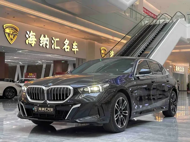 Фотография автомобиля — BMW 5 Series