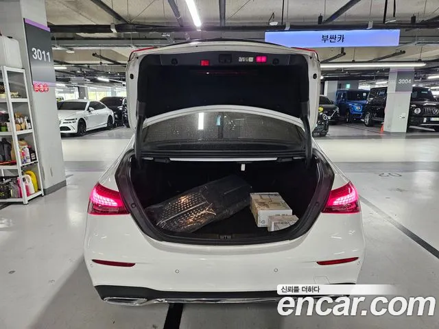 Mercedes-Benz E-Class — Фото автомобиля 3