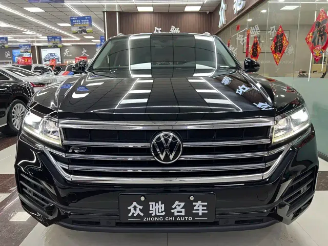 Volkswagen Touareg — Фото автомобиля 2