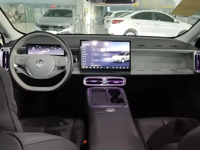Leapmotor B01 — Фото автомобиля 9