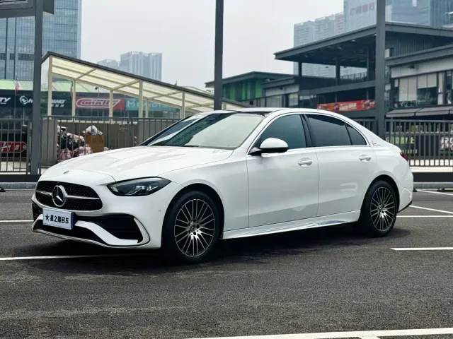 Фотография автомобиля — Mercedes-Benz C-Class