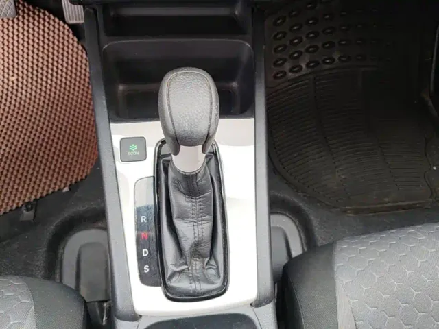 Honda Fit — Фото автомобиля 13