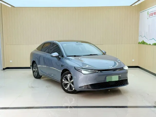 Xpeng P5 — Фото автомобиля 2