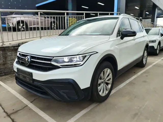 Фотография автомобиля — Volkswagen Tiguan L
