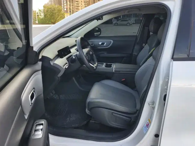Changan Qiyuan Q05 — Фото автомобиля 9