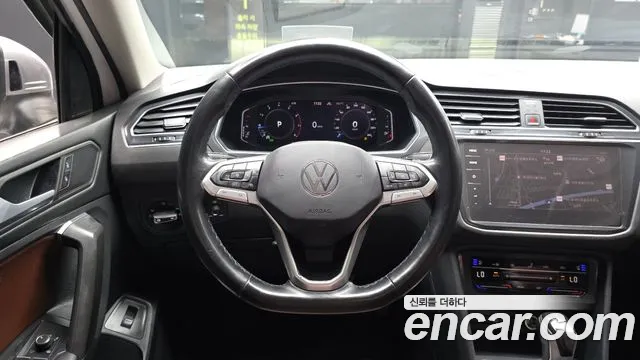 Volkswagen Tiguan — Фото автомобиля 13