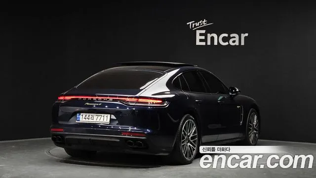 Porsche Panamera — Фото автомобиля 2