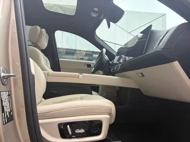 Li Auto L8 — Фото автомобиля 5
