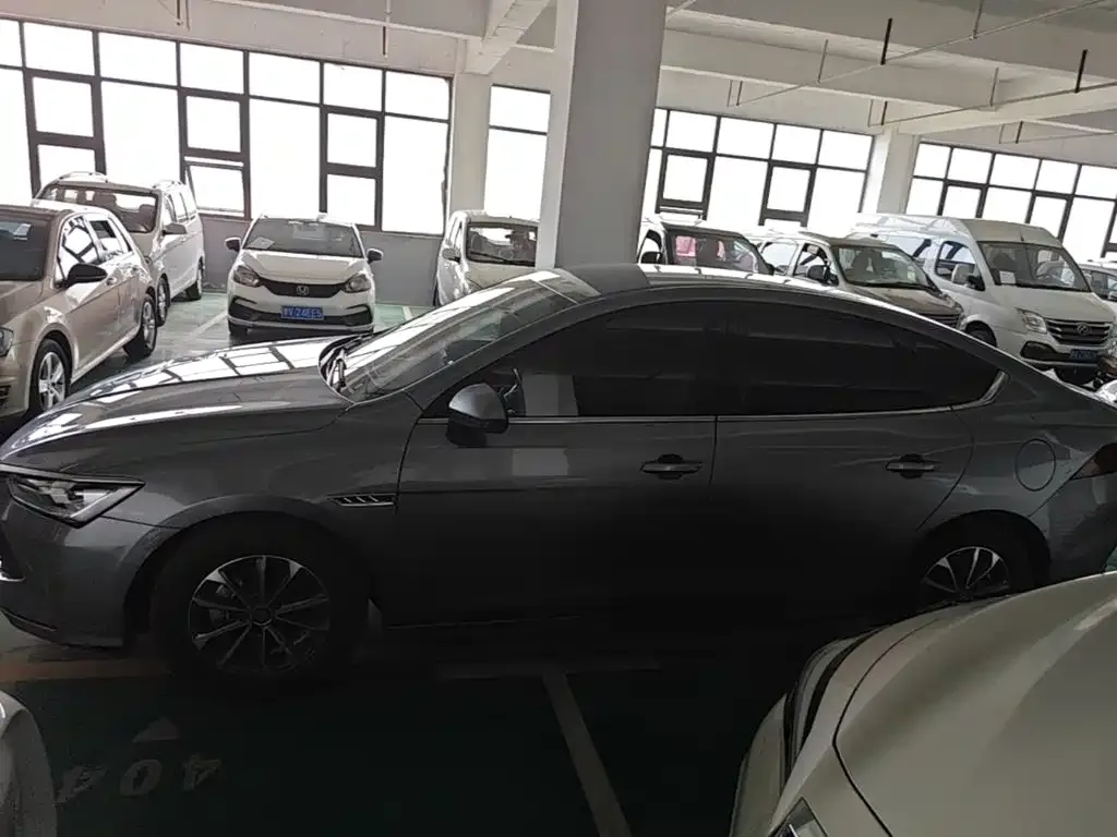 BYD Qin PLUS 2024 Glory Edition DM-i 55KM Leading — Фото автомобиля 26