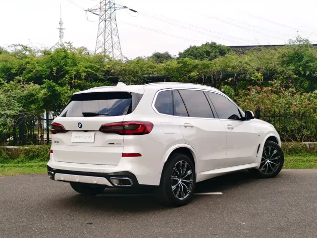 BMW X5 — Фото автомобиля 4